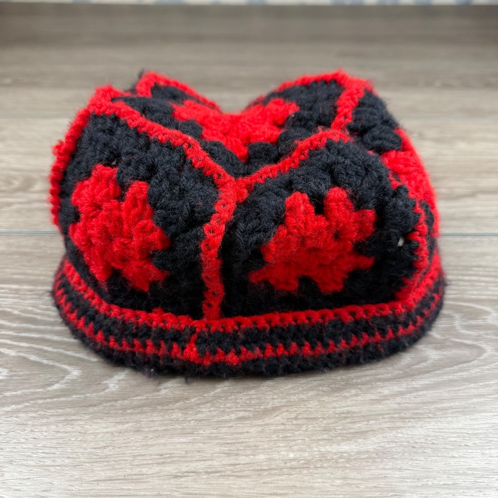Unbranded Unisex Beanie Granny Square Crochet Red Black OS